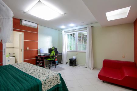 Casa de condomínio à venda com 1700m², 4 quartos e 3 vagasSuíte 2