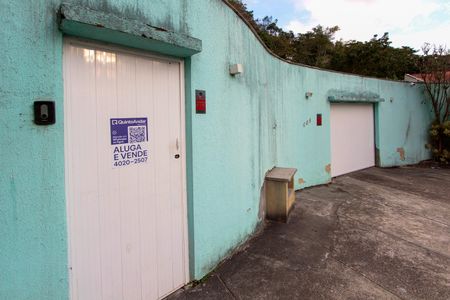 Casa de condomínio à venda com 1700m², 4 quartos e 3 vagasPlaquinha