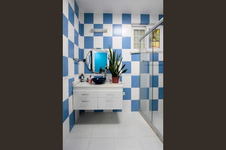 Casa de condomínio à venda com 1700m², 4 quartos e 3 vagasBanheiro Suíte