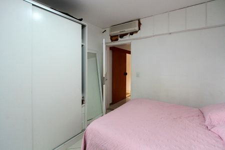 Casa de condomínio à venda com 1700m², 4 quartos e 3 vagasQuarto 2