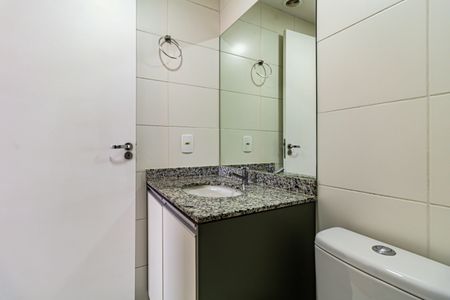 Apartamento à venda com 50m², 2 quartos e 1 vagaSuite - Banheiro