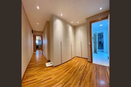 Apartamento à venda com 213m², 4 quartos e 3 vagas
