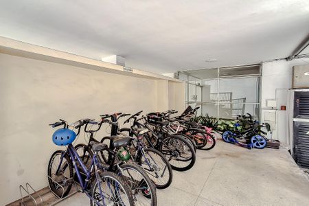 Apartamento à venda com 93m², 2 quartos e sem vagaÁrea comum