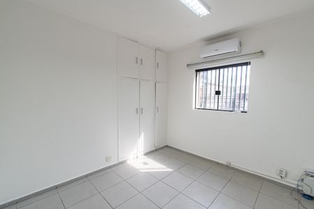 Casa à venda com 137m², 8 quartos e 6 vagasQuarto 2