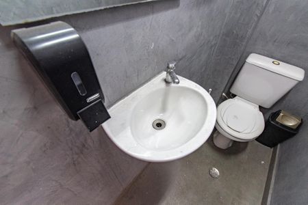 Casa à venda com 137m², 8 quartos e 6 vagasLavabo