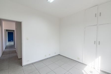 Casa à venda com 137m², 8 quartos e 6 vagasQuarto 2