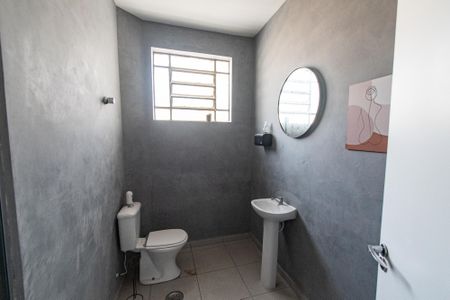 Casa à venda com 137m², 8 quartos e 6 vagasBanheiro