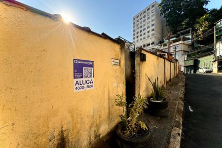 Fachada de casa para alugar com 1 quarto, 51m² em Santa Teresa, Rio de Janeiro