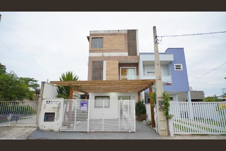 Casa para alugar com 180m², 3 quartos e 2 vagas Casa para alugar com 180m², 3 quartos e 2 vagasFachada