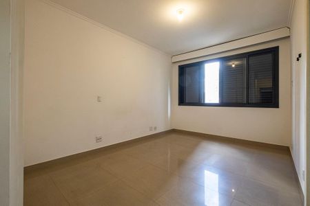 Apartamento à venda com 160m², 3 quartos e 3 vagas Apartamento à venda com 160m², 3 quartos e 3 vagasSuíte