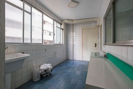 Apartamento à venda com 160m², 3 quartos e 3 vagas Apartamento à venda com 160m², 3 quartos e 3 vagasÁrea de Serviço