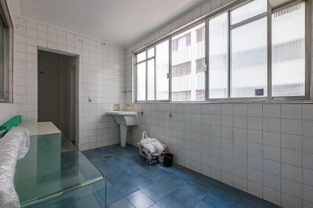 Apartamento à venda com 160m², 3 quartos e 3 vagas Apartamento à venda com 160m², 3 quartos e 3 vagasÁrea de Serviço