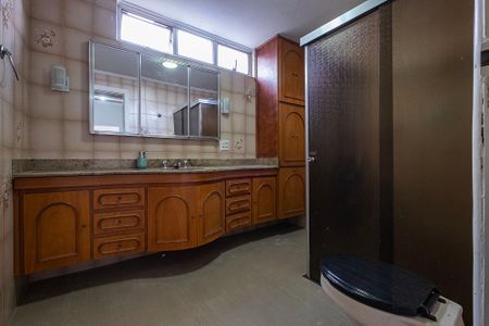 Apartamento à venda com 160m², 3 quartos e 3 vagas Apartamento à venda com 160m², 3 quartos e 3 vagasBanheiro Social