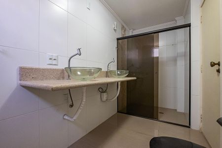 Apartamento à venda com 160m², 3 quartos e 3 vagas Apartamento à venda com 160m², 3 quartos e 3 vagasBanheiro da Suíte