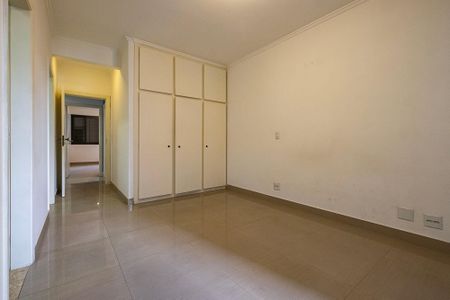 Apartamento à venda com 160m², 3 quartos e 3 vagas Apartamento à venda com 160m², 3 quartos e 3 vagasSuíte