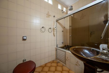 Casa à venda com 188m², 4 quartos e 2 vagas Casa à venda com 188m², 4 quartos e 2 vagasBanheiro