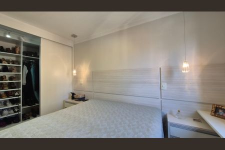 Apartamento à venda com 72m², 2 quartos e 2 vagas Apartamento à venda com 72m², 2 quartos e 2 vagasSuíte