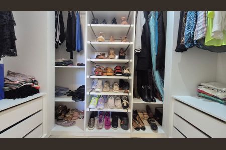 Apartamento à venda com 72m², 2 quartos e 2 vagas Apartamento à venda com 72m², 2 quartos e 2 vagascloset da Suíte