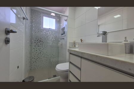 Apartamento à venda com 72m², 2 quartos e 2 vagas Apartamento à venda com 72m², 2 quartos e 2 vagasBanheiro da suíte