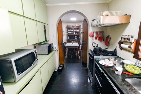 Casa à venda com 700m², 3 quartos e 6 vagas Casa à venda com 700m², 3 quartos e 6 vagasCozinha