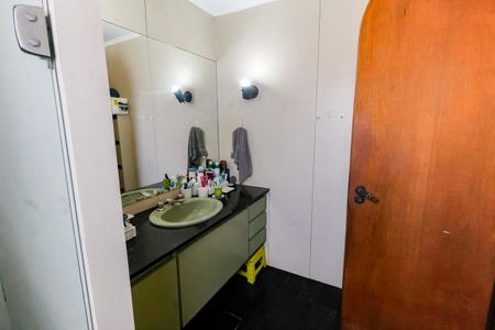 Casa à venda com 700m², 3 quartos e 6 vagas Casa à venda com 700m², 3 quartos e 6 vagasBanheiro da Suíte 3