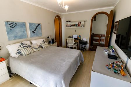 Casa à venda com 700m², 3 quartos e 6 vagas Casa à venda com 700m², 3 quartos e 6 vagasSuíte 3