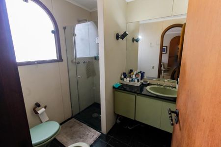 Casa à venda com 700m², 3 quartos e 6 vagas Casa à venda com 700m², 3 quartos e 6 vagasBanheiro da Suíte 3