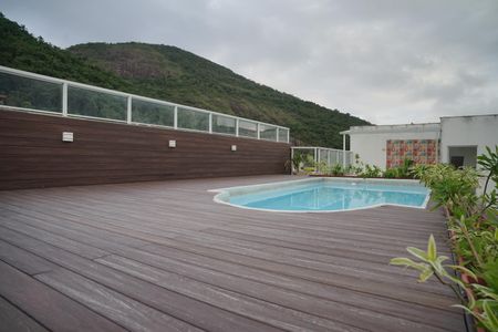 Studio à venda com 38m², 1 quarto e 1 vaga Studio à venda com 38m², 1 quarto e 1 vagaÁrea comum - Piscina