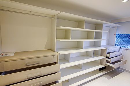 Apartamento à venda com 180m², 4 quartos e 2 vagasQuarto 4