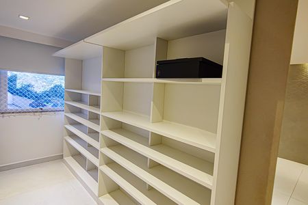 Apartamento à venda com 180m², 4 quartos e 2 vagasQuarto 4