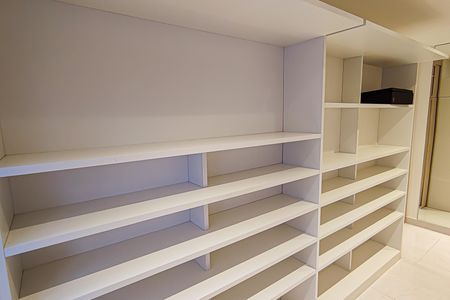 Apartamento à venda com 180m², 4 quartos e 2 vagasQuarto 4