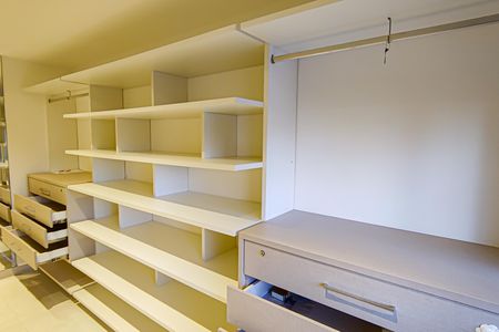 Apartamento à venda com 180m², 4 quartos e 2 vagasQuarto 4