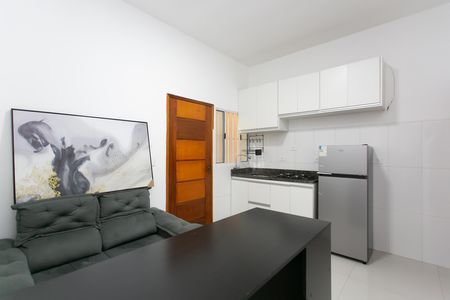 Sala / Cozinha  de apartamento para alugar com 1 quarto, 40m² em Jardim Helena, São Paulo