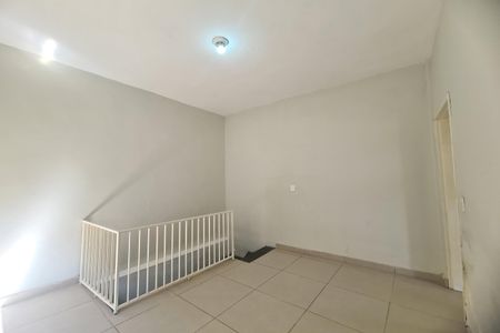 Casa à venda com 131m², 2 quartos e 4 vagasSala 2