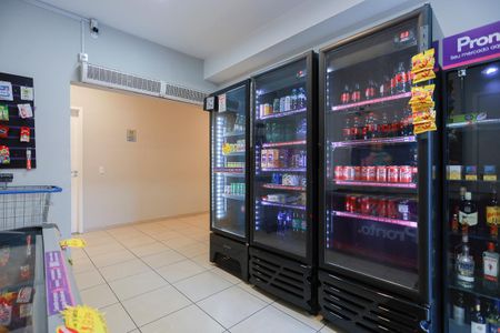 Apartamento para alugar com 34m², 1 quarto e sem vaga Apartamento para alugar com 34m², 1 quarto e sem vagaÁrea comum - Mini-mercado