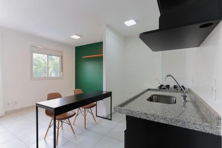 Apartamento para alugar com 34m², 1 quarto e sem vaga Apartamento para alugar com 34m², 1 quarto e sem vagaCozinha e área de serviço