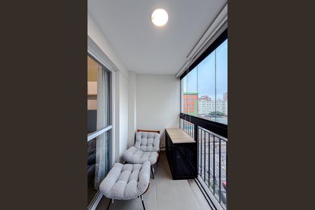 Studio para alugar com 28m², 1 quarto e sem vaga Studio para alugar com 28m², 1 quarto e sem vagaVaranda