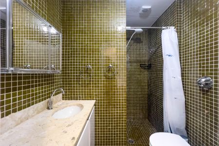 Banheiro de kitnet/studio para alugar com 1 quarto, 41m² em Vila Mariana, São Paulo