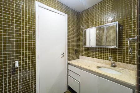 Banheiro de kitnet/studio para alugar com 1 quarto, 41m² em Vila Mariana, São Paulo