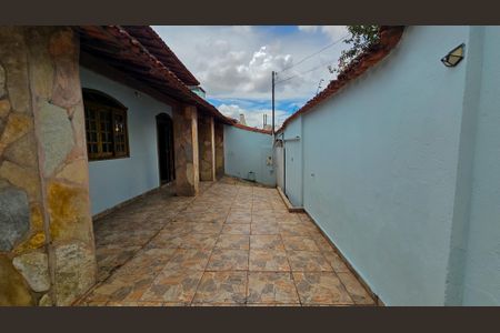 Casa à venda com 105m², 3 quartos e 4 vagas Casa à venda com 105m², 3 quartos e 4 vagasÁrea comum