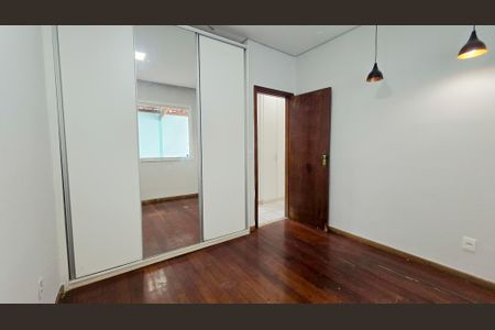 Casa à venda com 105m², 3 quartos e 4 vagas Casa à venda com 105m², 3 quartos e 4 vagasQuarto 3