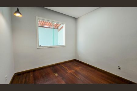 Casa à venda com 105m², 3 quartos e 4 vagas Casa à venda com 105m², 3 quartos e 4 vagasQuarto 3