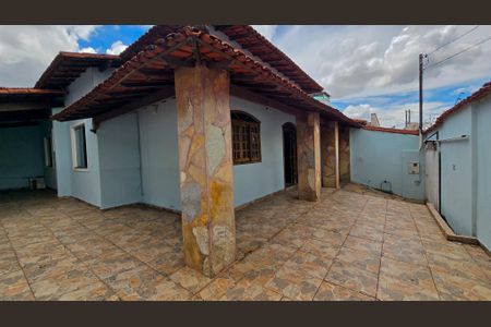 Casa à venda com 105m², 3 quartos e 4 vagas Casa à venda com 105m², 3 quartos e 4 vagasÁrea comum