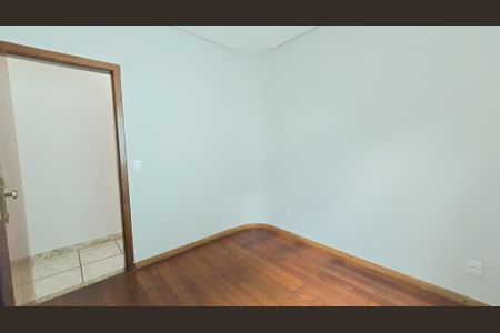 Casa à venda com 105m², 3 quartos e 4 vagas Casa à venda com 105m², 3 quartos e 4 vagasQuarto 2