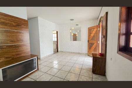 Casa à venda com 105m², 3 quartos e 4 vagas Casa à venda com 105m², 3 quartos e 4 vagasSala