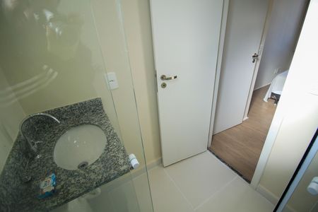 Apartamento para alugar com 45m², 2 quartos e sem vaga Apartamento para alugar com 45m², 2 quartos e sem vagaBanheiro da Suíte