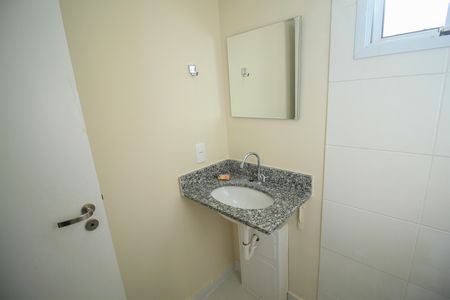 Apartamento para alugar com 45m², 2 quartos e sem vaga Apartamento para alugar com 45m², 2 quartos e sem vagaBanheiro social