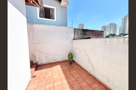Casa à venda com 90m², 2 quartos e 2 vagasQuintal