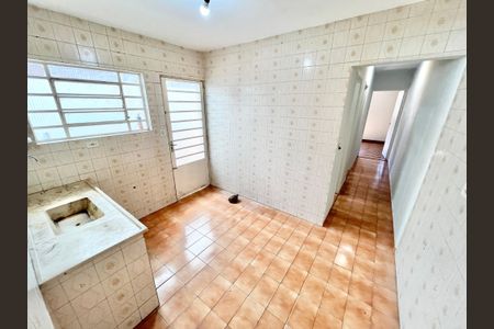 Cozinha de casa para alugar com 2 quartos, 90m² em Vila Ester (zona Norte), São Paulo