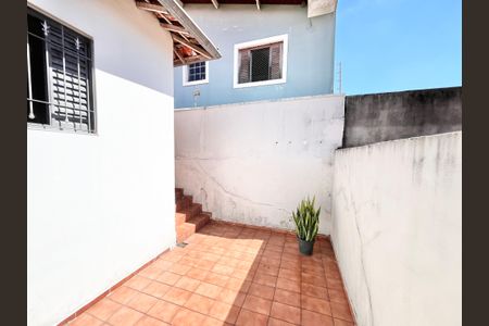 Casa à venda com 90m², 2 quartos e 2 vagasQuintal